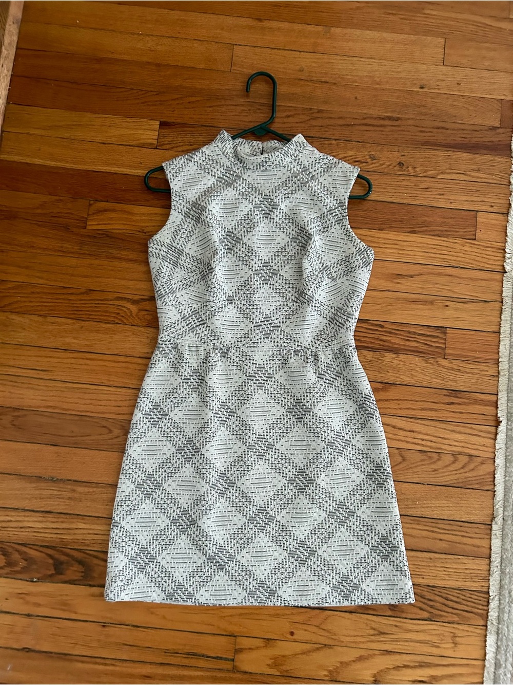 Vintage Sleeveless Mock Neck Grey Patterned Sheath Dress